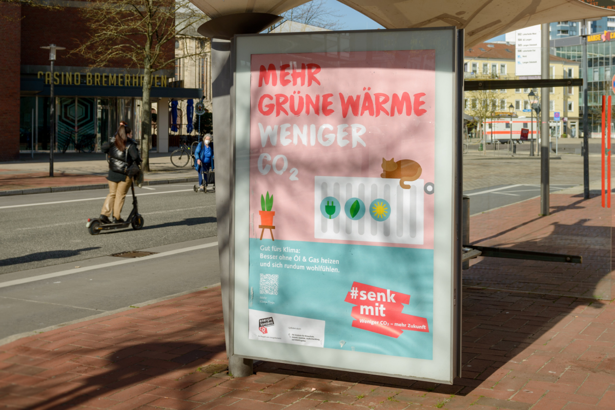 Plakat an Bushaltestelle in Bremerhaven